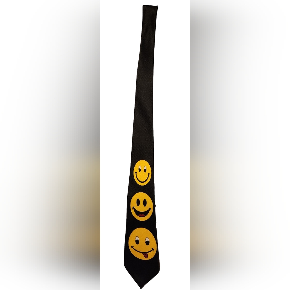Smiley face icon funny tie